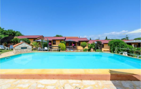 2 Bedroom Gorgeous Apartment In Rovinjsko Selo